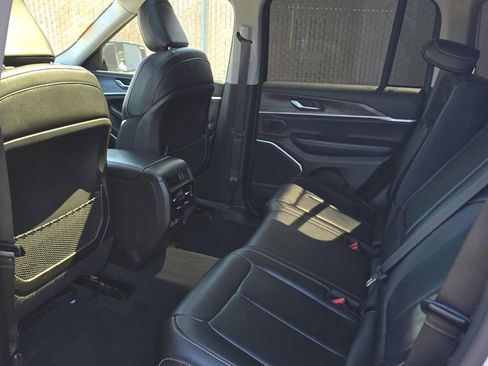 Used 2022 Jeep Grand Cherokee Limited 4xe image 10