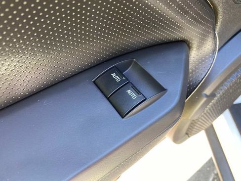 Used 2009 Ford Mustang Shelby GT500 RWD image 12