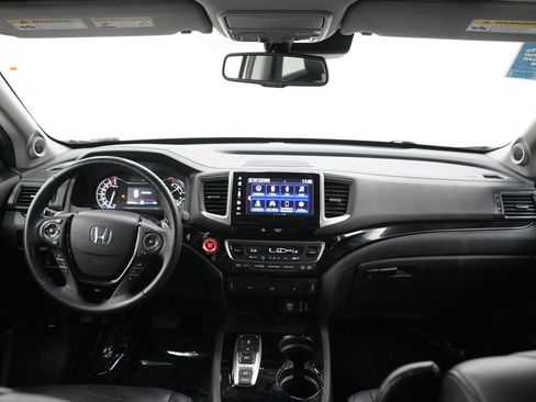 Used 2018 Honda Pilot Touring image 14