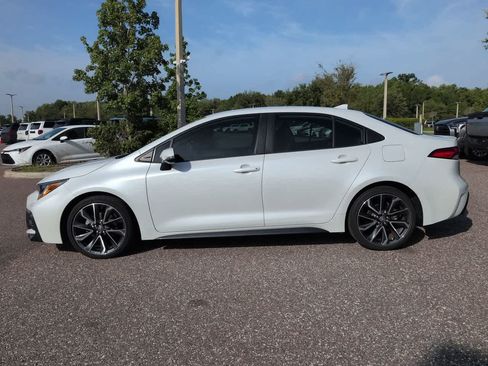 Used 2022 Toyota Corolla SE FWD image 3