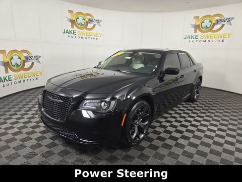 Used 2023 Chrysler 300 Touring w/ Sport Appearance Package RWD image 4