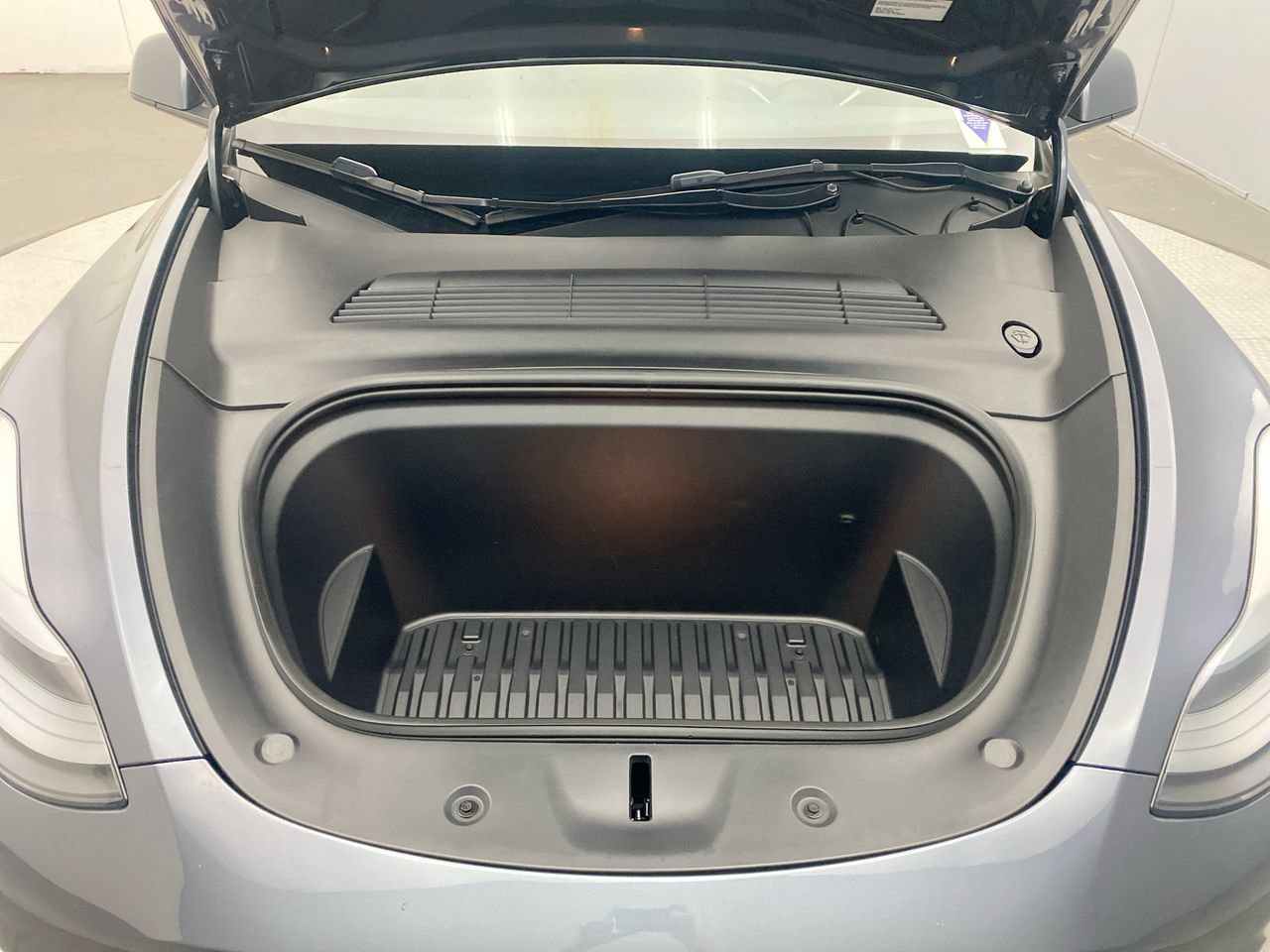 Used 2023 Tesla Model Y Long Range AWD/4WD image 11