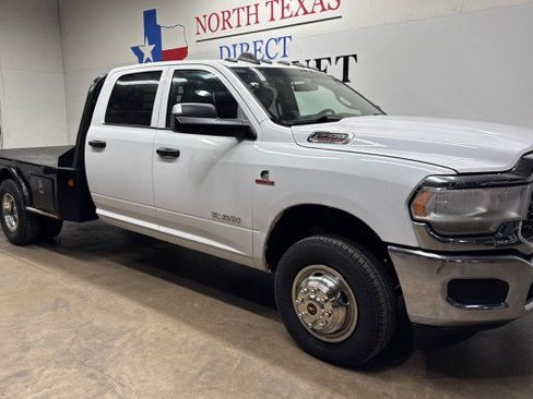 Used 2022 RAM 3500 Tradesman w/ Chrome Appearance Group AWD/4WD image 3