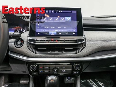 Used 2022 Jeep Compass Latitude w/ Sun and Sound Group image 12