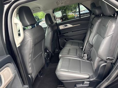 Used 2025 Ford Explorer Active w/ Active Comfort Package AWD/4WD image 19