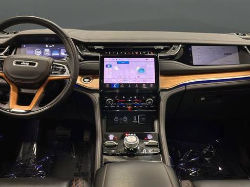 Used 2023 Jeep Grand Cherokee L Summit image 11