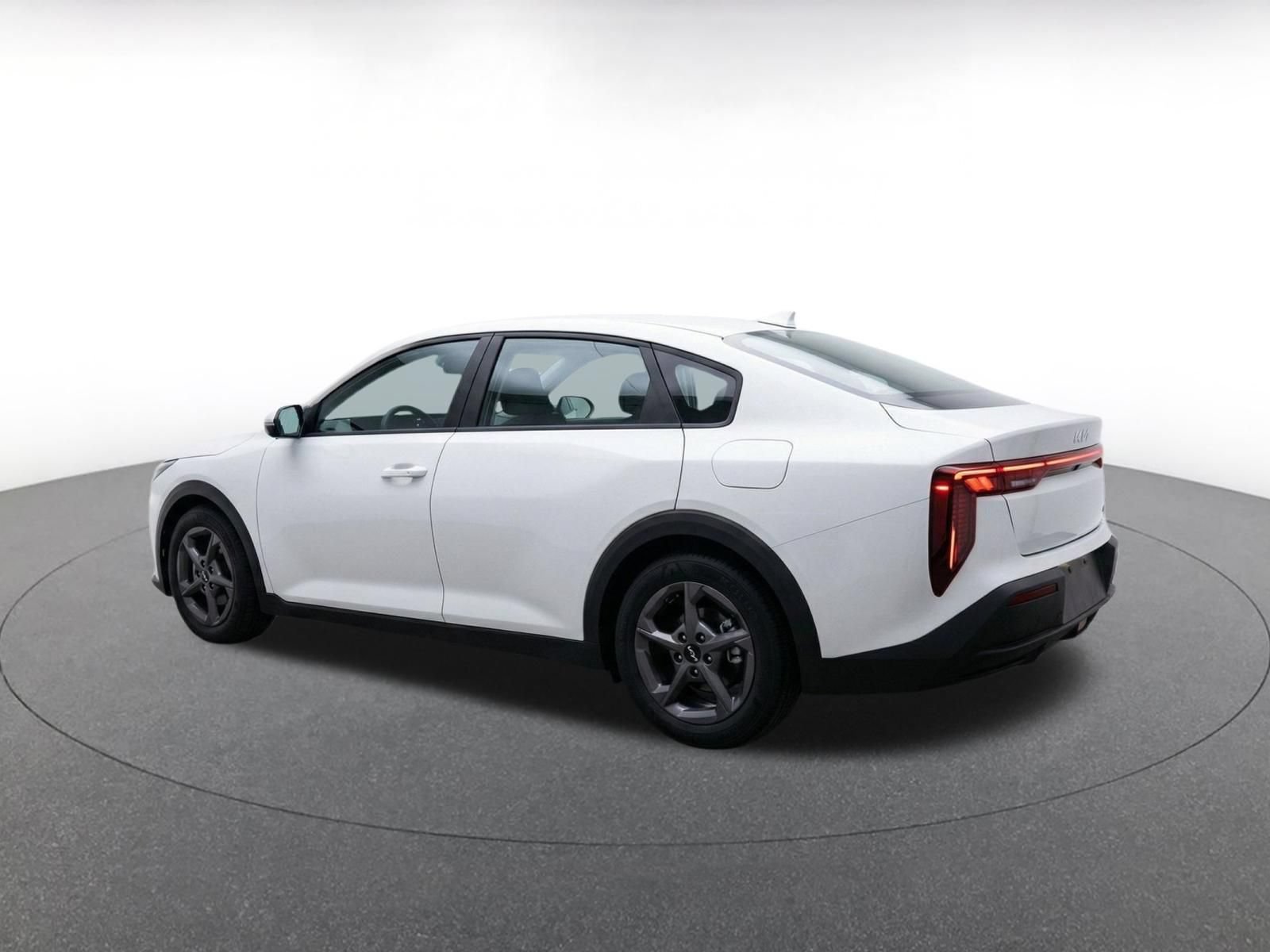 Used 2026 Kia K4 FWD image 9