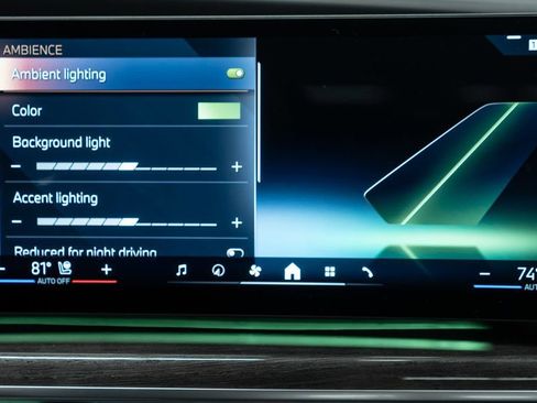 Used 2024 BMW 740i xDrive image 29