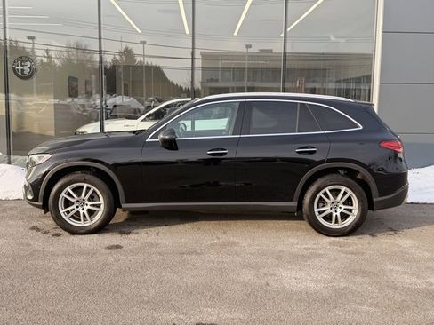 Used 2023 Mercedes-Benz GLC 300 4MATIC image 3