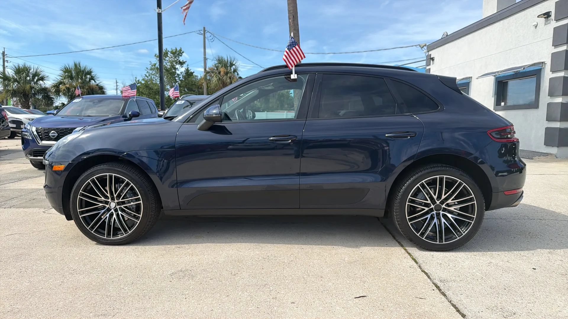 Used 2017 Porsche Macan S AWD/4WD image 2