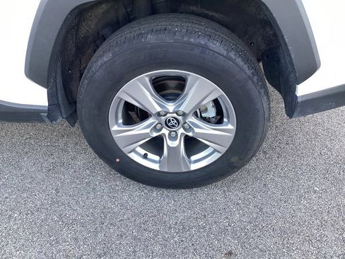 Used 2025 Toyota RAV4 XLE AWD/4WD image 37