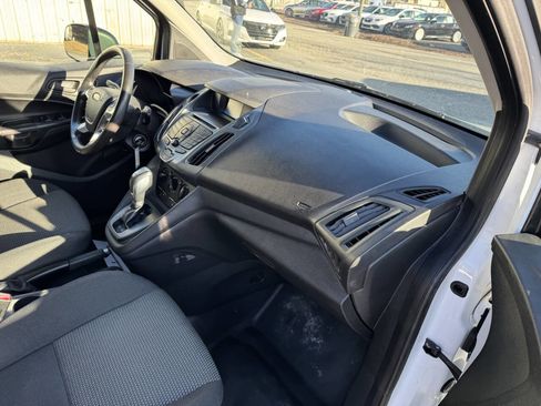 Used 2017 Ford Transit Connect XL image 4