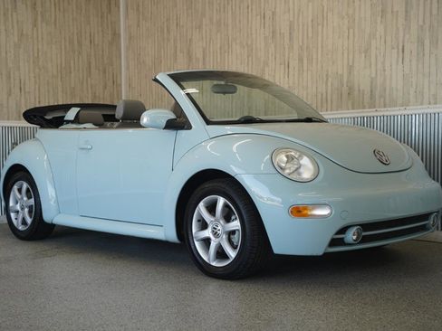 Used 2004 Volkswagen Beetle GLS FWD image 2