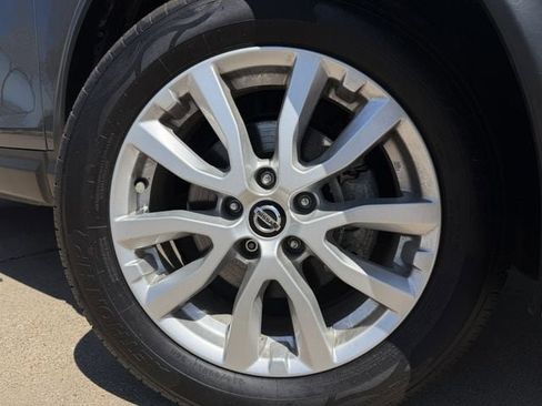 Used 2021 Nissan Rogue Sport S image 9