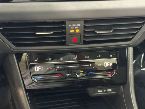 New 2027 Volkswagen Jetta SE FWD image 18