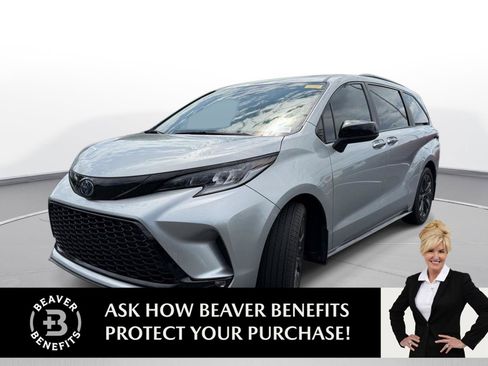 Used 2025 Toyota Sienna XSE w/ XSE Plus Package FWD image 1