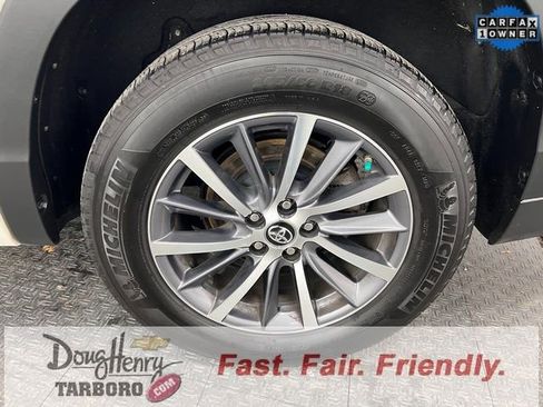 Used 2018 Toyota Highlander XLE image 23