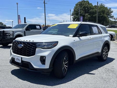 Used 2025 Ford Explorer ST-Line w/ Premium Package RWD image 7