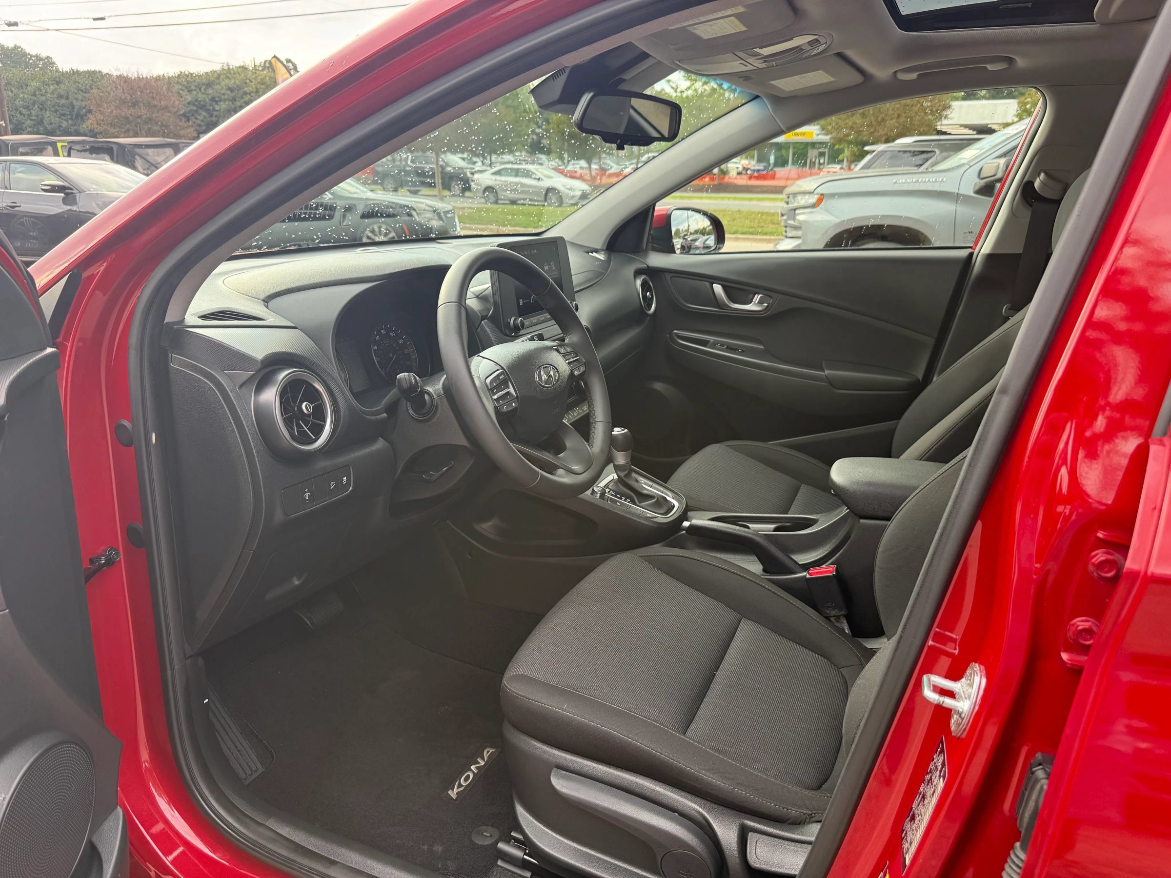 Used 2022 Hyundai Kona SEL w/ Convenience Package FWD image 9