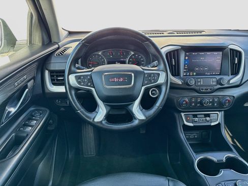 Used 2024 GMC Terrain SLT AWD/4WD image 10