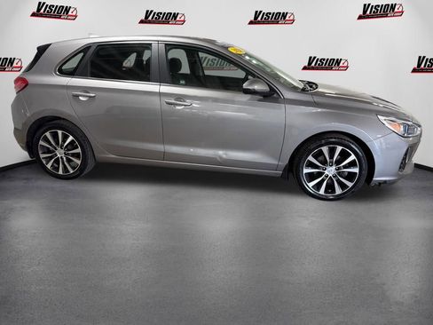 Used 2020 Hyundai Elantra GT FWD image 4