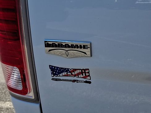 Used 2018 RAM 1500 Laramie w/ Convenience Group AWD/4WD image 16