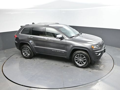 Used 2017 Jeep Grand Cherokee Limited w/ Trailer Tow Group IV AWD/4WD image 25