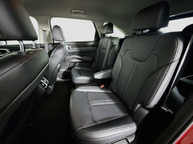 Used 2021 Kia Sorento S FWD image 24