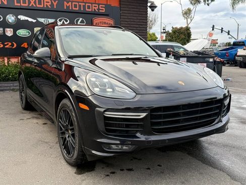 Used 2016 Porsche Cayenne GTS w/ Premium Package Plus AWD/4WD image 20