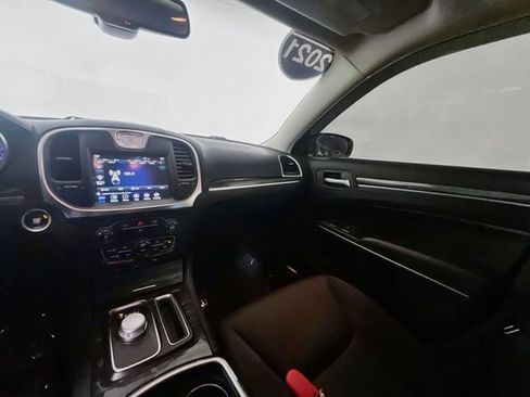 Used 2021 Chrysler 300 Touring w/ Sport Appearance Package RWD image 21