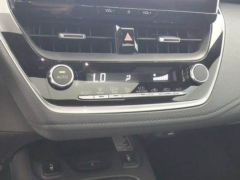 Used 2025 Toyota Corolla XSE FWD image 29