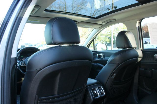 Used 2021 Kia Sorento S w/ Panoramic Sunroof Package AWD/4WD image 32