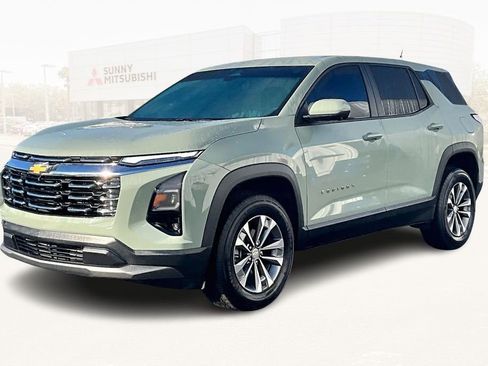 Used 2025 Chevrolet Equinox LT w/ Safety and Technology Package image 1