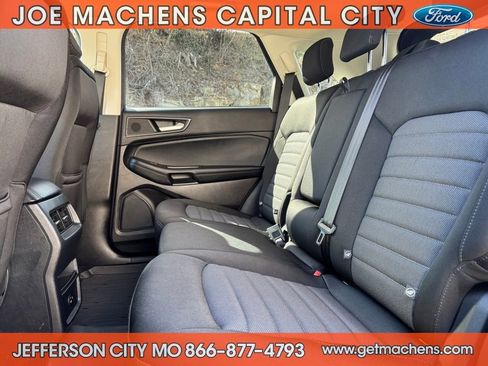 Certified 2022 Ford Edge SE w/ Black Appearance Package image 11