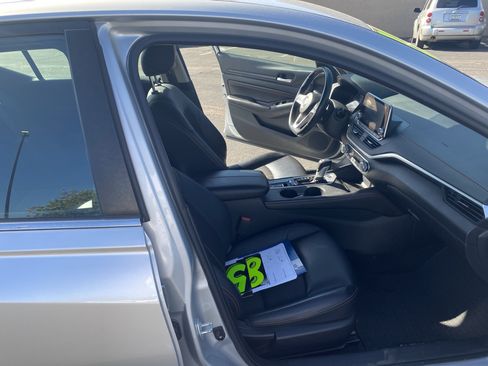Used 2022 Nissan Altima 2.5 SR AWD/4WD image 22