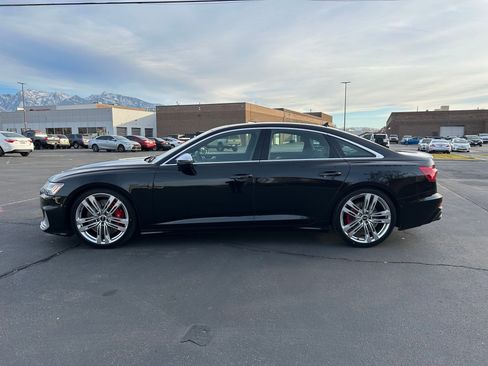 Used 2021 Audi S6 Prestige w/ Prestige Package image 2