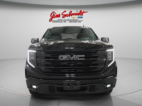 Used 2024 GMC Sierra 1500 Elevation w/ Preferred Package AWD/4WD image 3