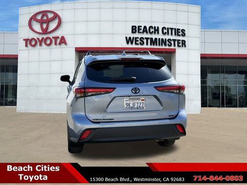 Certified 2023 Toyota Highlander XLE image 9
