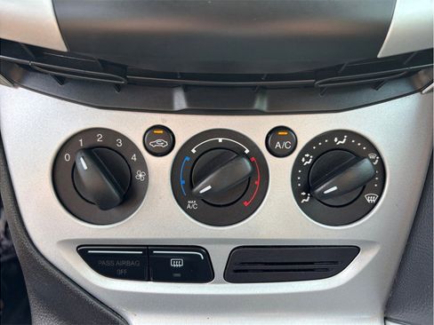 Used 2013 Ford Focus SE FWD image 23