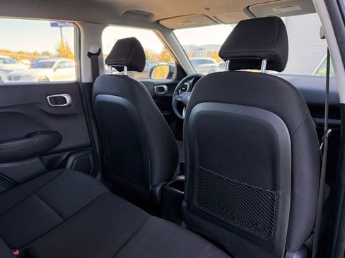 Used 2021 Hyundai Venue SE image 31