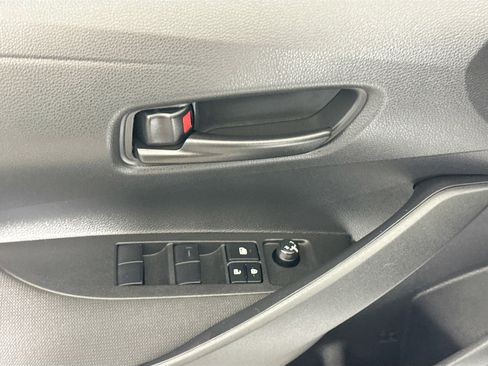 Used 2025 Toyota Corolla LE image 23