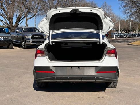 Used 2025 Hyundai Elantra Sport image 10