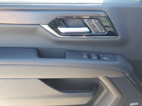 New 2026 GMC Yukon XL Denali w/ Sun & Power Step Package AWD/4WD image 17