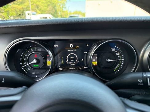 Used 2023 Jeep Wrangler Unlimited w/ Cold Weather Group AWD/4WD image 9