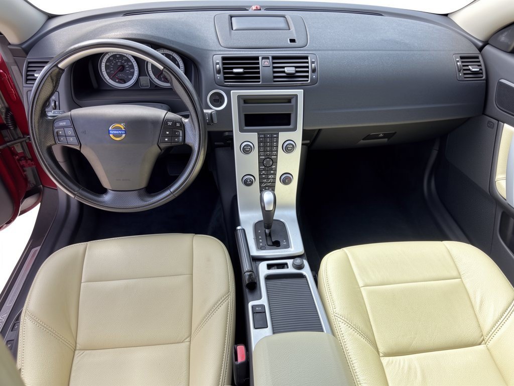 Used 2011 Volvo C70 T5 w/ Multimedia Pkg FWD image 17
