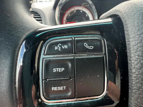 Used 2017 Dodge Grand Caravan SE image 16