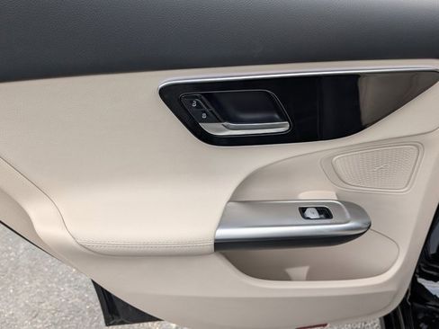 Used 2025 Mercedes-Benz C 300 4MATIC Sedan image 24