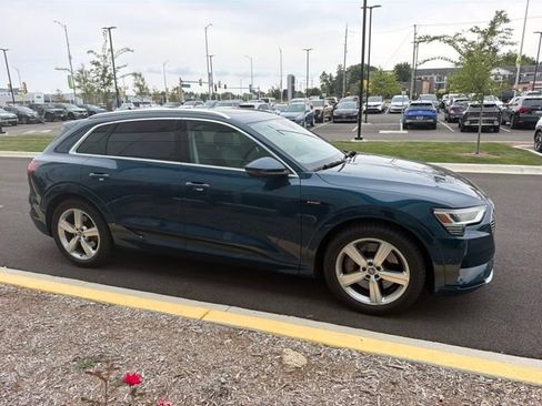 Used 2019 Audi e-tron Premium Plus AWD/4WD image 14