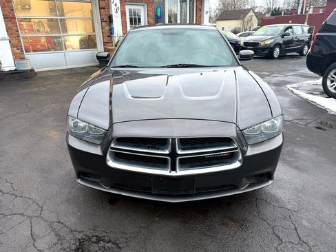Used 2014 Dodge Charger SE image 2