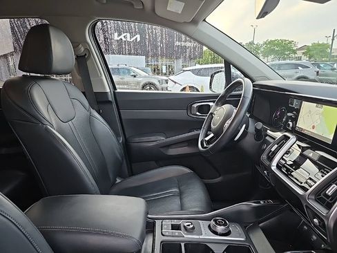 Used 2023 Kia Sorento EX AWD/4WD image 37
